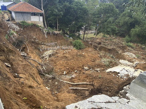 Kondisi area Ponpes Darussyifa Al-Fithroh Yaspida Sukabumi yang longsor, Kamis (14/11/2024). Foto: Dok. Sukabumi Update