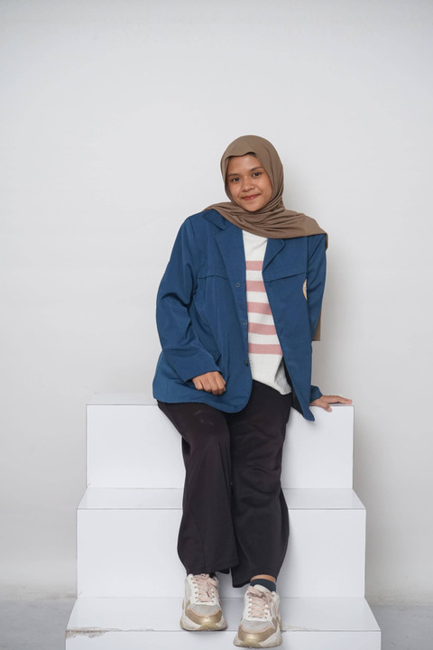 Diva Nanda Ayana, mahasiswi Farmasi Unair yang jadi pemenang beasiswa D-STAR 2024. Foto: Darya-Varia