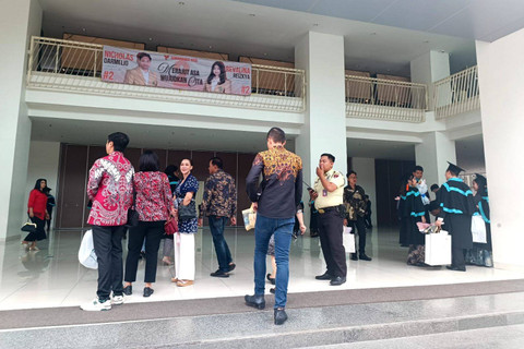 Suasana pelaksanaan wisuda di Kampus Universitas Parahyangan (Unpar), Bandung, Jumat (15/11/2024). Foto: Robby Bouceu/kumparan