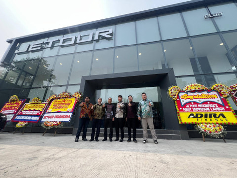 PT Jetour Motor Indonesia (JMI) bersama PT Mimosa Putra Abadi meresmikan diler pertama Jetour di Pluit, Jakarta Utara, Jumat (15/11/2024). Foto: Dok. Istimewa
