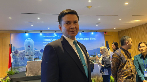 Direktur Utama PT Garuda Indonesia (Persero) Tbk (GIAA), Wamildan Tsani usai konferensi pers RUPSLB, Jumat (15/11/2024). Foto: Fariza Rizky Ananda/kumparan