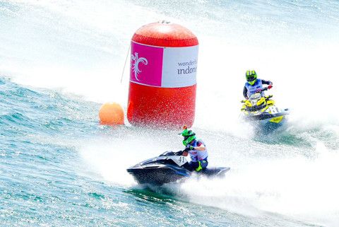 Keramaian seri terakhir Aquabike Jetski World Championship 2024 di Pantai Bebas, Simalungun, Sumatera Utara, pada Jumat (15/11).  Foto: Dok. InJourney