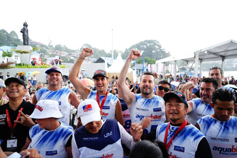 Keramaian seri terakhir Aquabike Jetski World Championship 2024 di Pantai Bebas, Simalungun, Sumatera Utara, pada Jumat (15/11).  Foto: Dok. InJourney