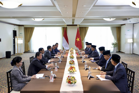 Presiden Prabowo Subianto didampingi Menteri Luar Negeri Sugiono saat Pertemuan bilateral Indonesia-Vietnam di Lima, Peru, Jumat (15/11/2024).  Foto: Dok. Istimewa