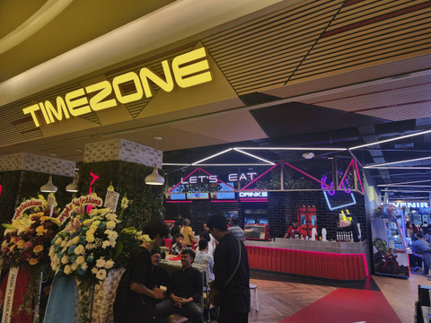 Timezone resmi buka di Pacific Place Mall pada Sabtu (16/11/2024).  Foto: Ela Nurlaela/kumparan