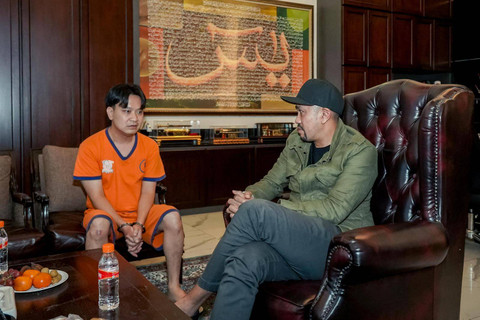  Sahroni bertemu Ivan Sugiamto di Polrestabes Surabaya, Sabtu (16/11/2024). Foto: Dok. Pribadi