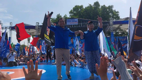 Cagub dan Cawagub Jawa Tengah nomor utu 02 Ahmad Luthfi dan Taj Yasin kampanye di Solo, Jawa Tengah, Minggu (17/11/2024). Foto: kumparan