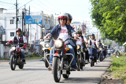 Pj Gubernur Kalbar, Harisson dan Windy Prihastari motoran bareng Bikers Brotherhood 1% MC. Foto: Dok. Adpim Pemprov Kalbar