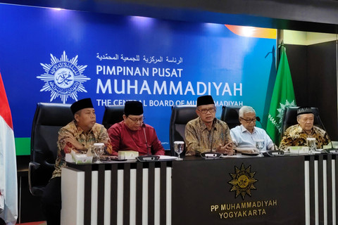 Muhammadiyah menggelar konferensi pers tanwir dan Milad ke-112 di Kantor PP Muhammadiyah Yogyakarta, Senin (18/11/2024).   Foto: Arfiansyah Panji Purnandaru/kumparan