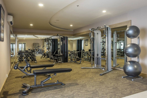 Area gym di Harper Perintis Makassar. Foto: Archipelago