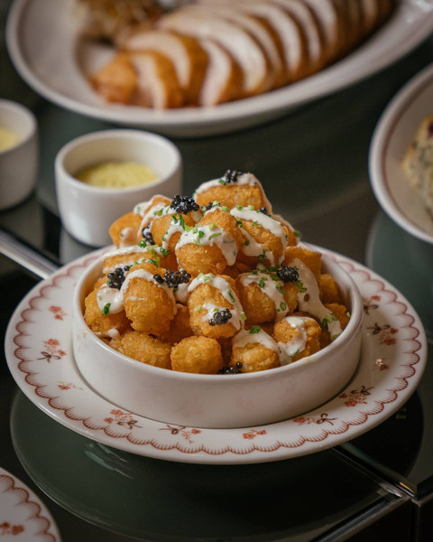 Tater Tots & Caviar. Foto: The Coach Restaurant