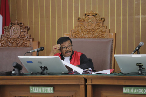 Hakim Tumpanuli Marbun memimpin jalannya sidang sidang praperadilan Tom Lembong di PN Jakarta Selatan, Jakarta, Kamis (21/11/2024). Foto: Jamal Ramadhan/kumparan