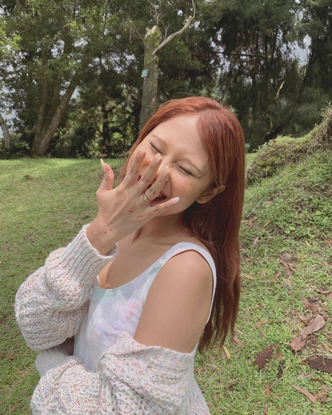Nadin Amizah Dilamar sang Kekasih. Foto: Instagram/ @cakecaine