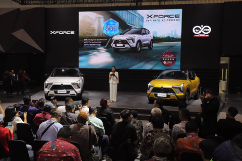 Mitsubishi XForce di Gaikindo Jakarta Auto Week di ICE BSD, Tangerang, Jumat (22/11/2024). Foto: Jamal Ramadhan/kumparan