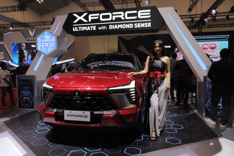 Mitsubishi XForce di Gaikindo Jakarta Auto Week di ICE BSD, Tangerang, Jumat (22/11/2024). Foto: Jamal Ramadhan/kumparan