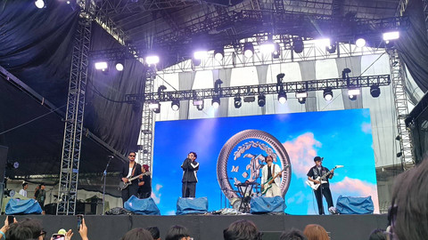 feast manggung di Joyland Festival 2024, Lapangan Baseball, Gelora Bung Karno, Jumat (22/11). Foto: Giovanni/kumparan