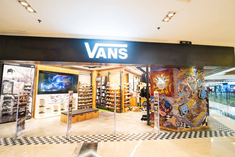 Ragam promo terbatas di Vans Grand Indonesia. Foto: Vans