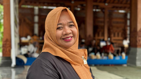 Calon Bupati Sleman nomor urut 1, Kustini Sri Purnomo, dalam wawancara dengan Pandangan Jogja, Jumat (22/11). Foto: Arif UT/Pandangan Jogja