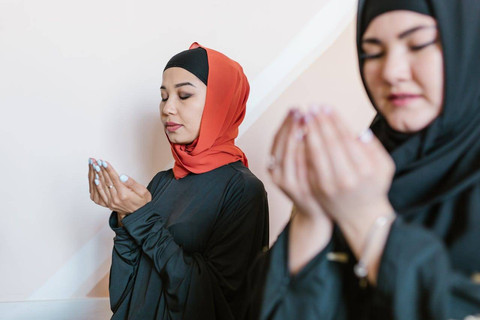 Doa selamat latin. Foto hanya ilustrasi, bukan yang sebenarnya. Sumber: Pexels/RDNE Stock project