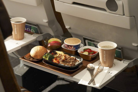 Inflight meal di STARLUX Airlines. Foto: Instagram/ @starluxairlines