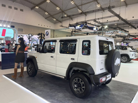 Suzuki Jimny 5-pintu White Rhino Edition di GJAW 2024. Foto: Fitra Andrianto/kumparan