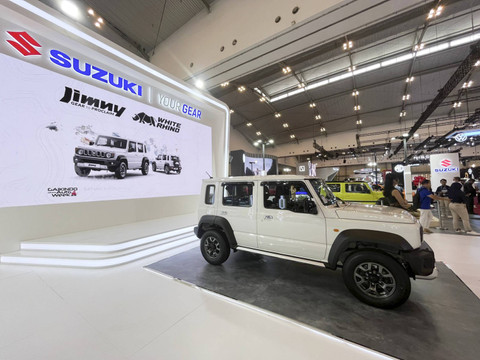 Suzuki Jimny 5-pintu White Rhino Edition di GJAW 2024. Foto: Fitra Andrianto/kumparan