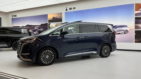 MPV mewah Denza D9. Foto: Aditya Pratama Niagara/kumparan