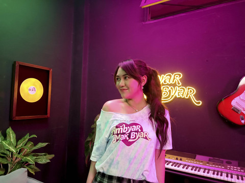 Happy Asmara dalam Content Day Film Ambyar Mak Byar, Radio Dalam, Jakarta Selatan, Senin (25/11/2024). Foto: Giovanni/kumparan