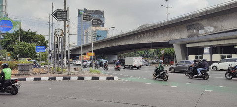 Lokasi kecelakaan beruntun di traffic light Slipi, Jakarta Barat. Foto: Rachmadi Rasyad/kumparan