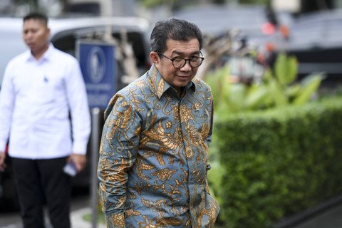 Kepala Badan Pengelola Investasi Daya Anagata Nusantara (BP Danantara) Muliaman Darmansyah Hadad bersiap mengikuti rapat yang dipimpin Presiden Prabowo Subianto di Kompleks Istana Kepresidenan, Jakarta, Senin (25/11/2024). Foto: Hafidz Mubarak A/Antara Foto 