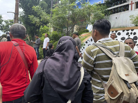 Suasana prarekonstruksi tawuran di Jalan Candi Penataran Raya, Kota Semarang, Selasa (26/11/2024). Foto: Intan Alliva Khansa/kumparan
