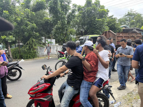 Suasana prarekonstruksi tawuran di Jalan Candi Penataran Raya, Kota Semarang, Selasa (26/11/2024). Foto: Intan Alliva Khansa/kumparan