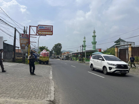 Suasana Jalan Candi Penataran Raya, Kota Semarang, Selasa (26/11/2024). Ini merupakan lokasi polisi menembak siswa SMK pelaku tawuran. Foto: Intan Alliva Khansa/kumparan