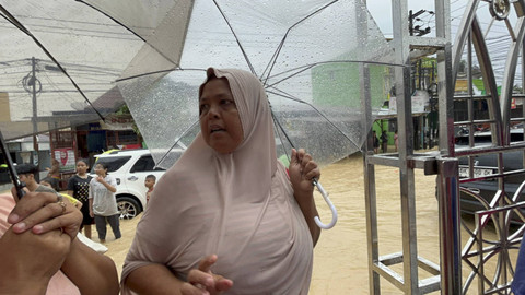 Kondisi banjir di kawasan Tanjung Gusta, Medan, Rabu (27/11/2024). Foto: Tri Vosa/kumparan