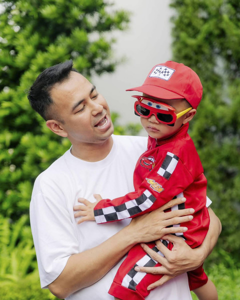 Raffi Ahamd beri hadiah mobil ke Rayyanza saat ultah ke-3. Foto: Instagram/ @raffinagita1717