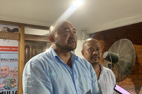 Calon Gubernur dan Wakil Gubernur Bali nomor urut, 01 Made Muliawan Arya atau De Gadjah di Rumah Pemenangan Mulia-PAS di Denpasar. Foto: Denita BR Matondang/kumparan