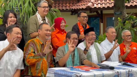 Konferesi pers deklarasi kemenangan Pasangan Pramono Anung dan Rano Karno di Kediaman Pramono, Cipete Jakarta Selatan, Kamis (28/11/2024). Foto: Alya Zahra/kumparan 