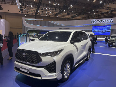 Innova Zenix Hybrid di GJAW 2024. Foto: Fitra Andrianto/kumparan