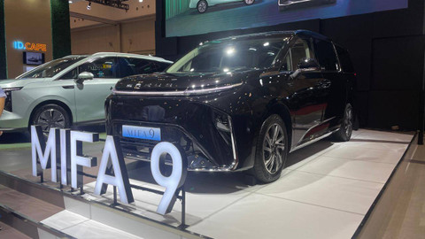 Maxus luncurkan dua mobil listrik MPV Mifa 7 dan Mifa 9.  Foto: Sena Pratama/kumparan