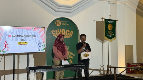 Pengumuman 5 besar pemenang sayembara puisi Festival Sastra Yogyakarta 2024 oleh para juri. Foto: Muhammad Hafiq/Pandangan Jogja