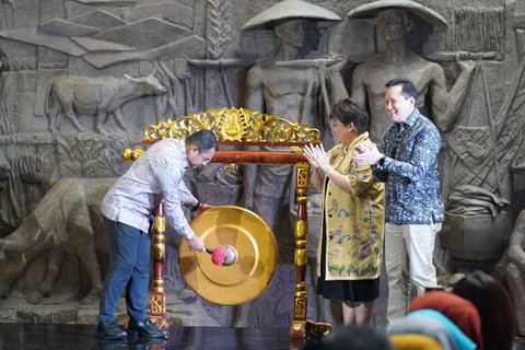 Sarinah kembali menghadirkan Panggung Karya Nusantara (PKN) 2024 yang mengangkat tema 'Batik Dahulu, Kini, dan Masa Depan'. Acara ini berlangsung mulai 26 November hingga 4 Desember 2024 di lantai ground Sarinah. Foto: dok. Sarinah