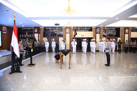 Kapolri Jenderal Listyo Sigit pimpin upacara kenaikan pangkat dan pati Polri di Gedung Rupatama Mabes Polri, Jumat (29/11). Foto: Dok. Divisi Humas Polri