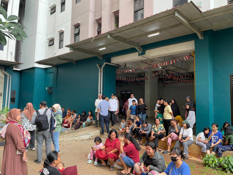 Relokasi warga kolong Jembatan Jalan Inspeksi Kanal Barat ke Rusun Rawa Buaya, Sabtu (30/11/2024). Foto: Ghifari/kumparan 