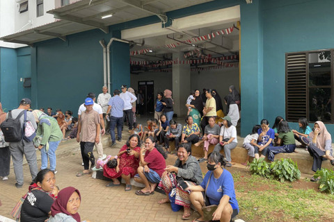 Relokasi warga kolong Jembatan Jalan Inspeksi Kanal Barat ke Rusun Rawa Buaya, Sabtu (30/11/2024). Foto: Ghifari/kumparan 