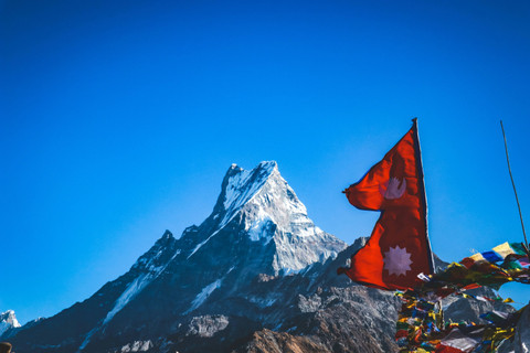   Ilustrasi Sejarah Bendera Nepal. Sumber: Unsplash/Samrat Khadka