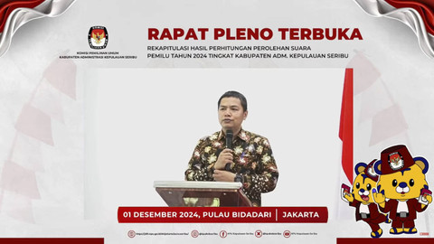 Ketua KPU DKI Jakarta, Wahyu Dinata pada Rapat Pleno Terbuka rekapitulasi hasil perhitungan perolehan suara Pilkada Jakarta tahun 2024 tingkat Kabupaten Administrasi Kepulauan Seribu, Minggu (1/12/2024). Foto: YouTube/ KPU Kepulauan Seribu
