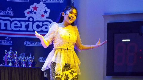 Elshadai Natania Boham, saat mendongeng di Words Storytelling 2024.