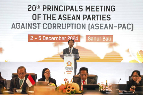 Wakil Ketua State Inspection Authority (SIA) Republik Demokratik Rakyat Laos, Vilayvanh Boutdakham, memberikan sambutan di acara The 20th Principals Meeting of the ASEAN-PAC di Bali, Senin (2/12/2024). Foto: Dok. KPK