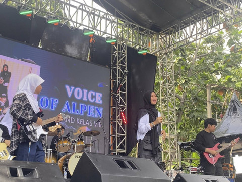 Pensi Alpen Atlantic dari Al Azhar 2 Pejaten, Senin (2/12/2024). Foto: Garreth Noah/kumparan