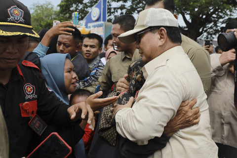 Prabowo kunjungi tambak ikan nila salin di Karawang, Senin (2/12/2024). Foto: Dok. Tim Prabowo Subianto